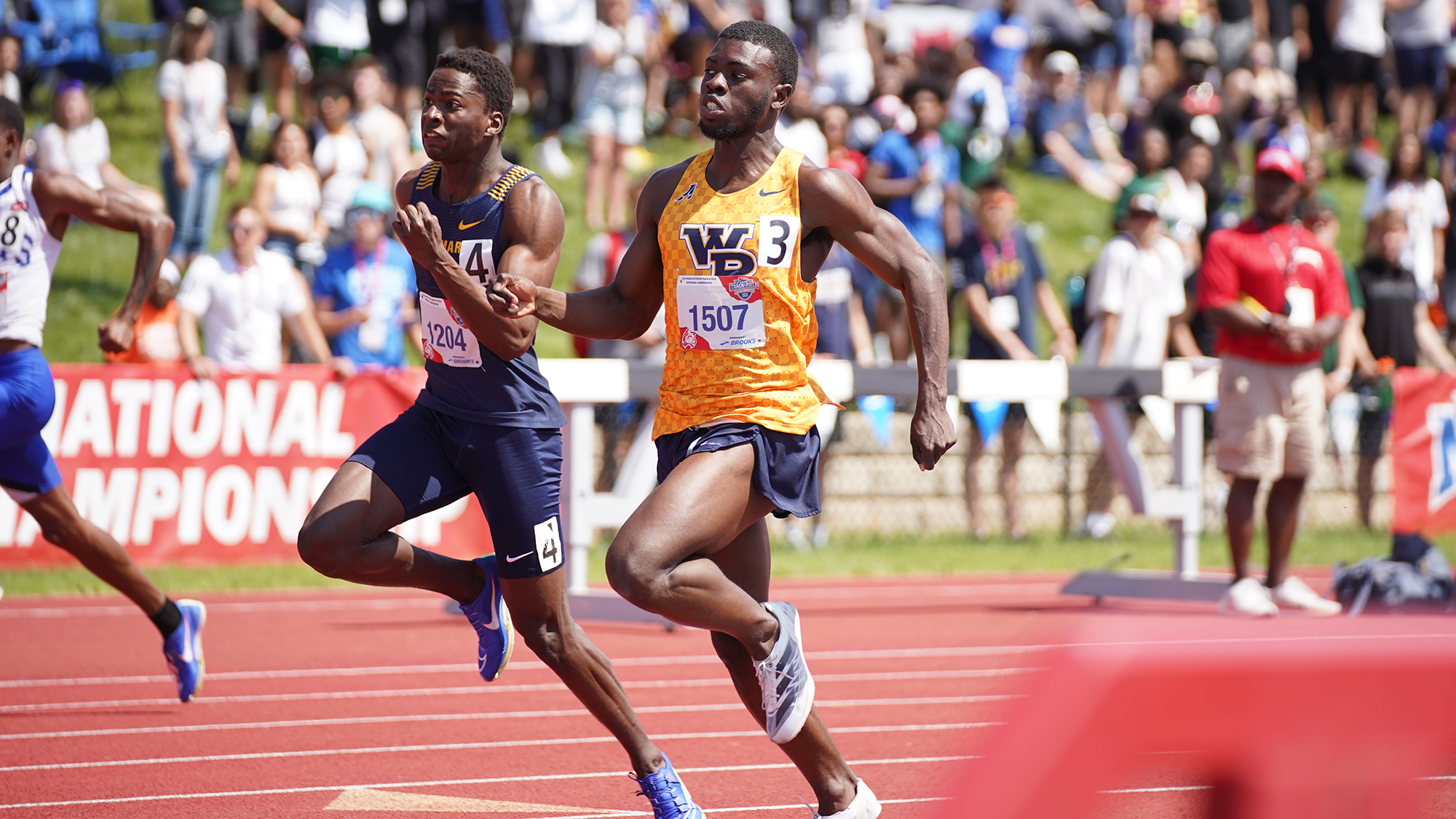 Johnson Wins 60, Qualifies for Nationals at Nebraska Invite